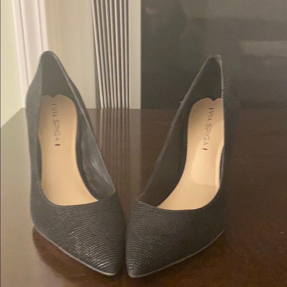 Gorgeous via spiga heels. Looks better in person.